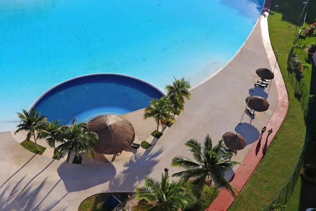 View And Access To The Lagoon~Kg Sz Bed, A/C, Wifi Cancún 0*,