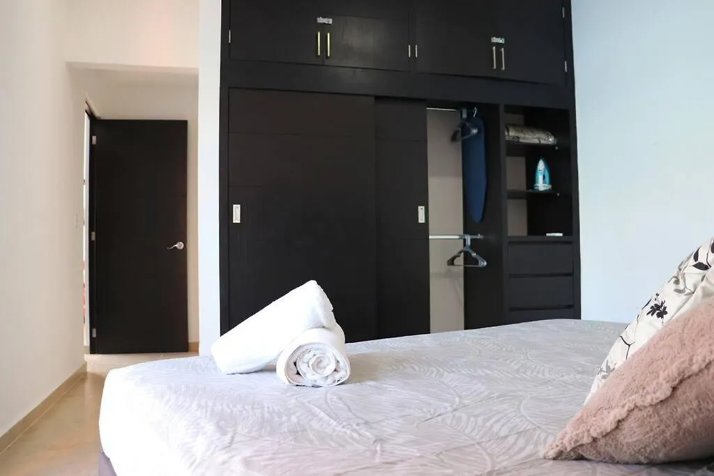 View And Access To The Lagoon~Kg Sz Bed, A/C, Wifi Cancún 0*,