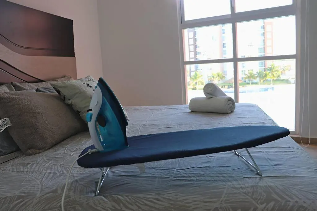 View And Access To The Lagoon~Kg Sz Bed, A/C, Wifi Cancún Messico