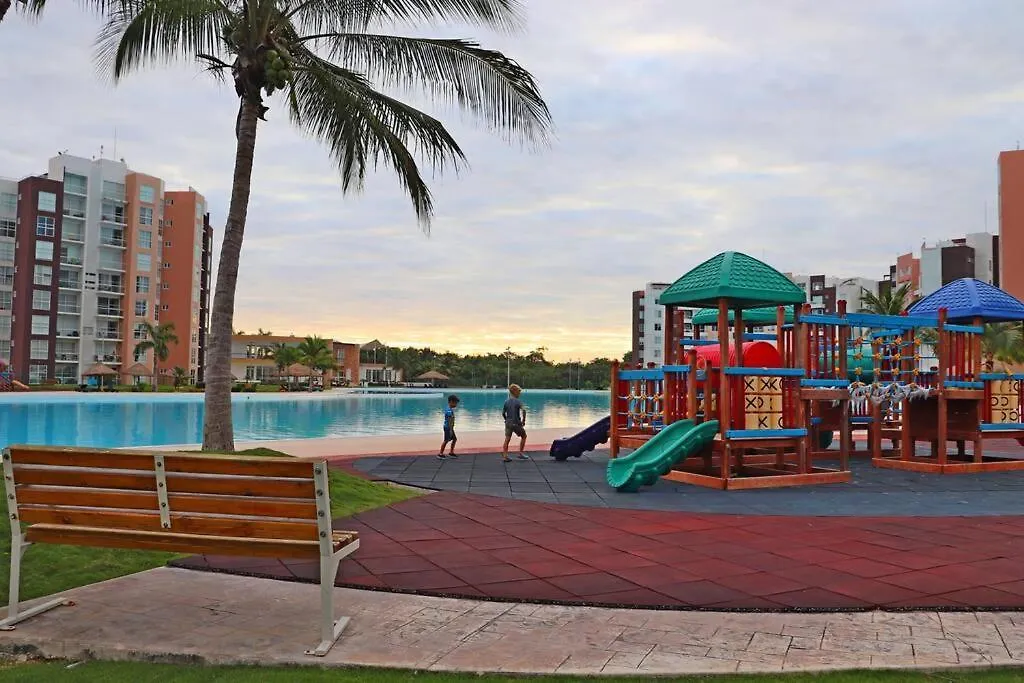 View And Access To The Lagoon~Kg Sz Bed, A/C, Wifi Cancún Appartamento