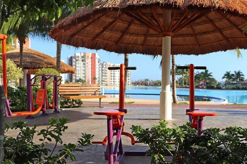 View And Access To The Lagoon~Kg Sz Bed, A/C, Wifi Cancún 0*,