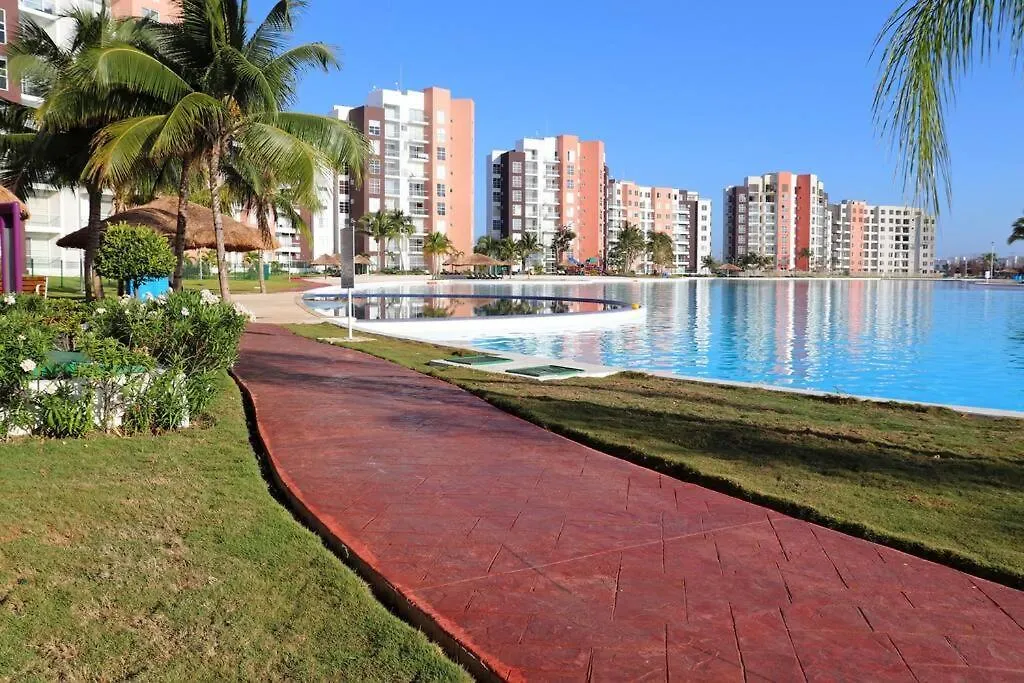 View And Access To The Lagoon~Kg Sz Bed, A/C, Wifi Cancún