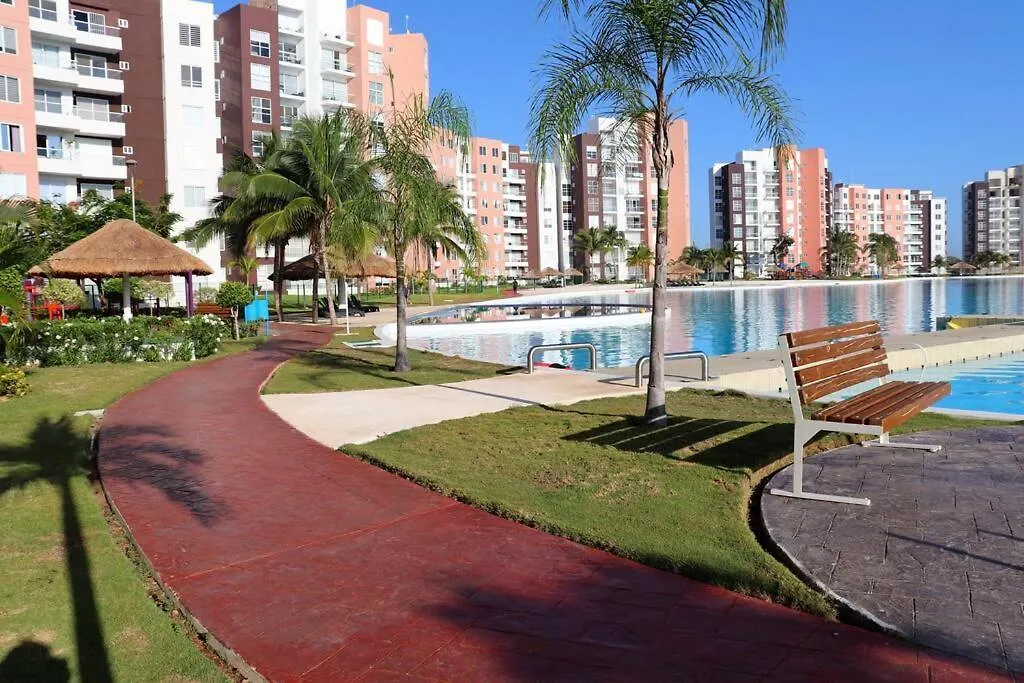 View And Access To The Lagoon~Kg Sz Bed, A/C, Wifi Cancún