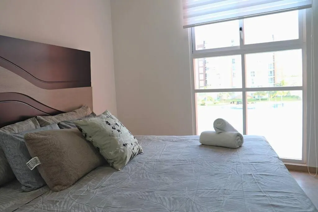 View And Access To The Lagoon~Kg Sz Bed, A/C, Wifi Cancún