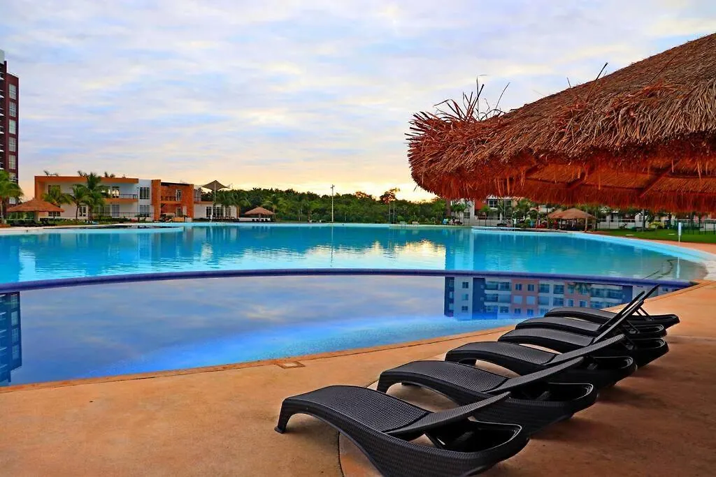 View And Access To The Lagoon~Kg Sz Bed, A/C, Wifi location